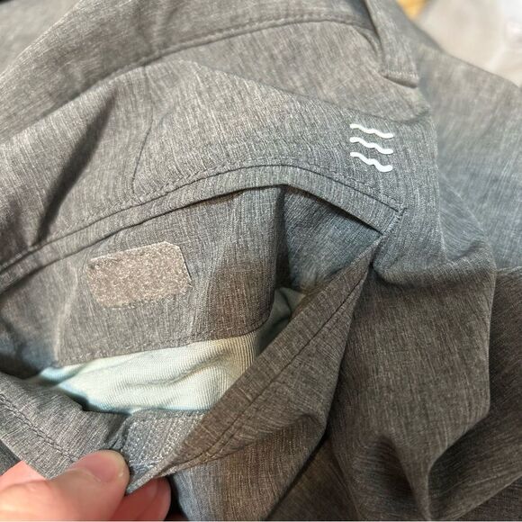 FreeFly Hybrid Short II Heathered Graphite 7" Size 32 Casual Performance - Picture 10 of 10